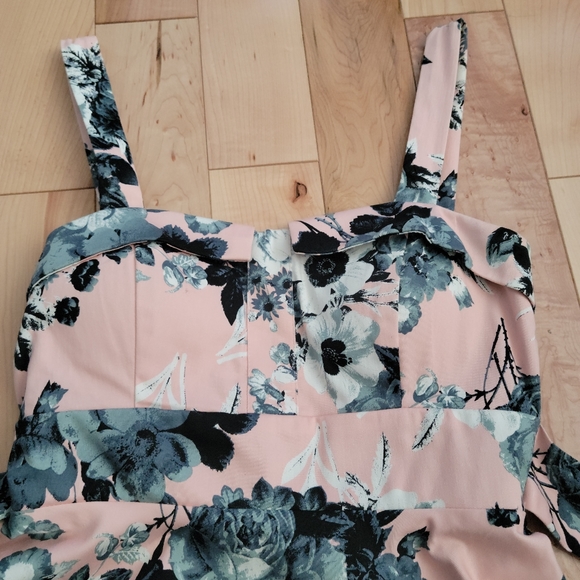 Floral dress - Picture 6 of 7